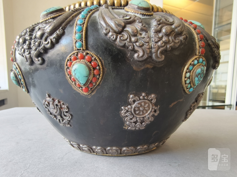 A PARCEL-GILT SILVER AND SEMI-PRECIOUS STONE INLAID METAL BOWL - 图14